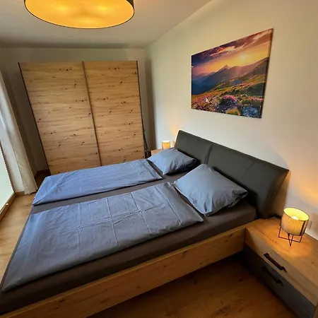 Apartamento 657 *